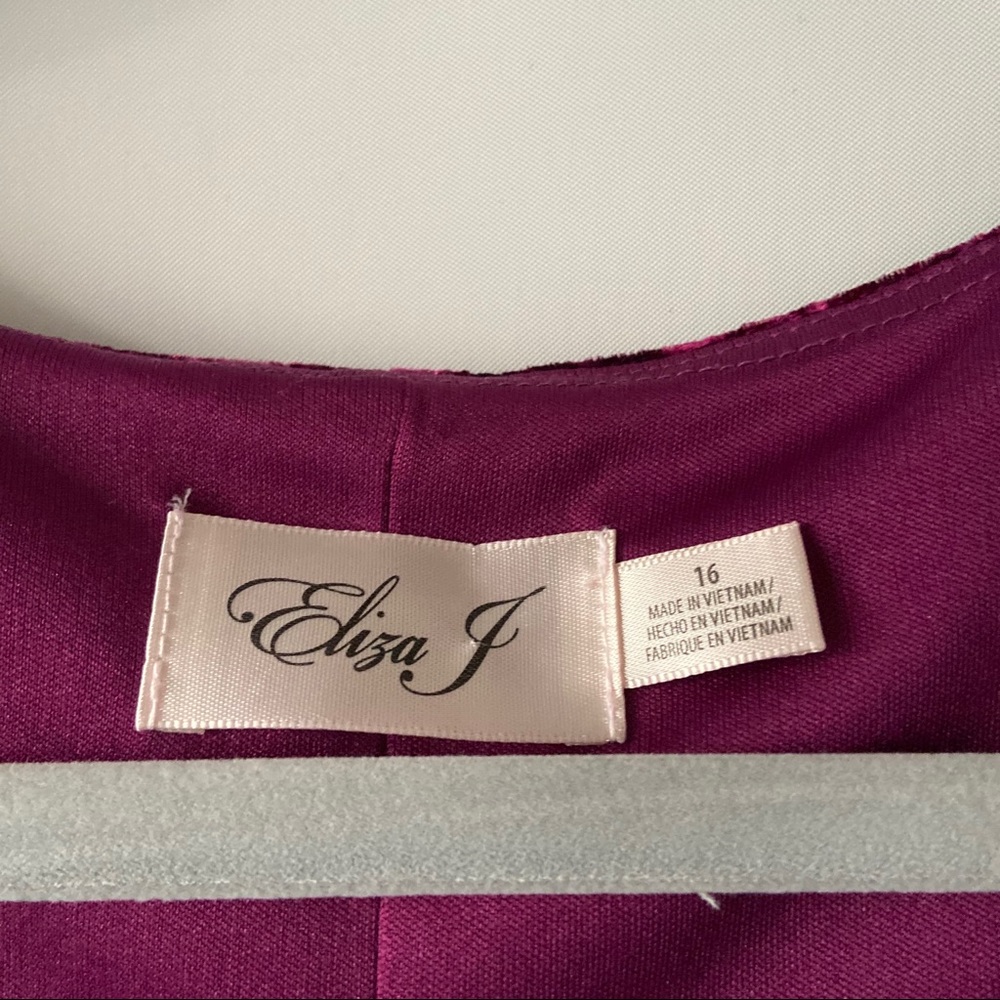 Eliza J Berry Crushed Velvet Bell Sleeve Dress - Picture 4 of 6